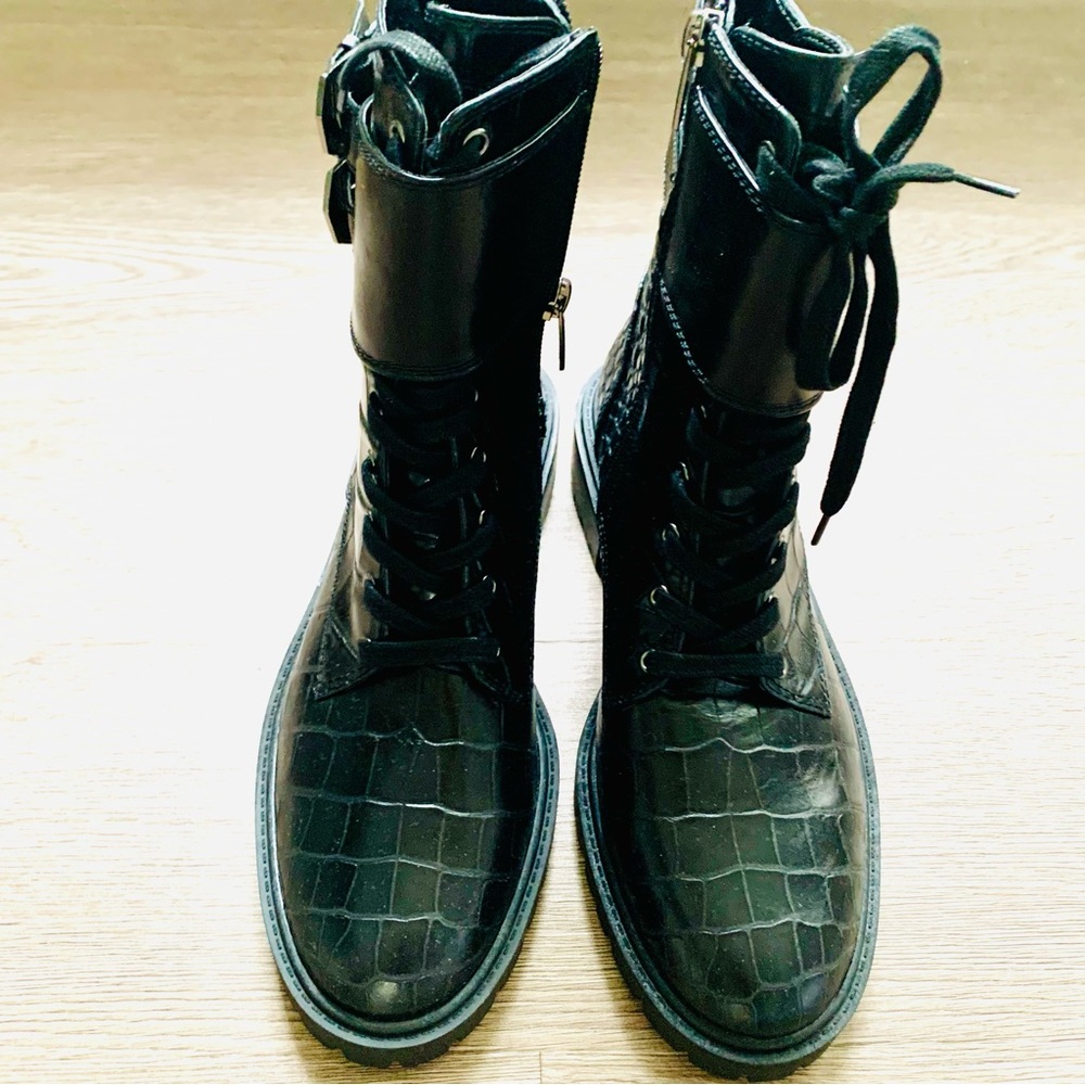 NWOT Vince Camuto Fawdry Croc Boots